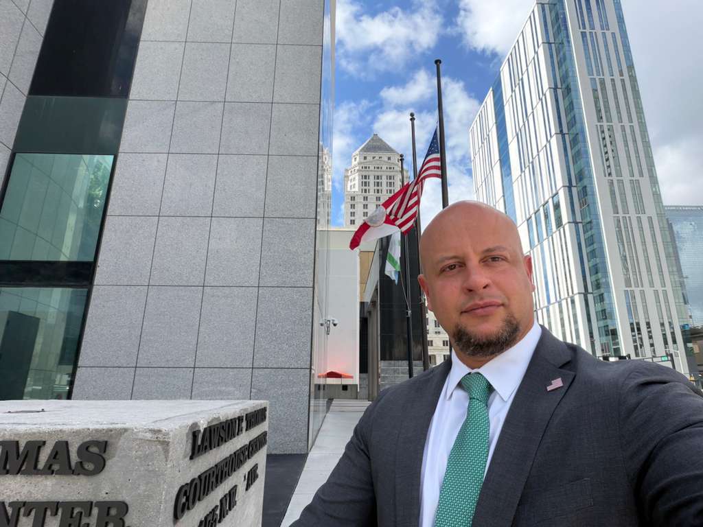 Hernan Luna — Family Law and Criminal Defense Attorney, South Florida